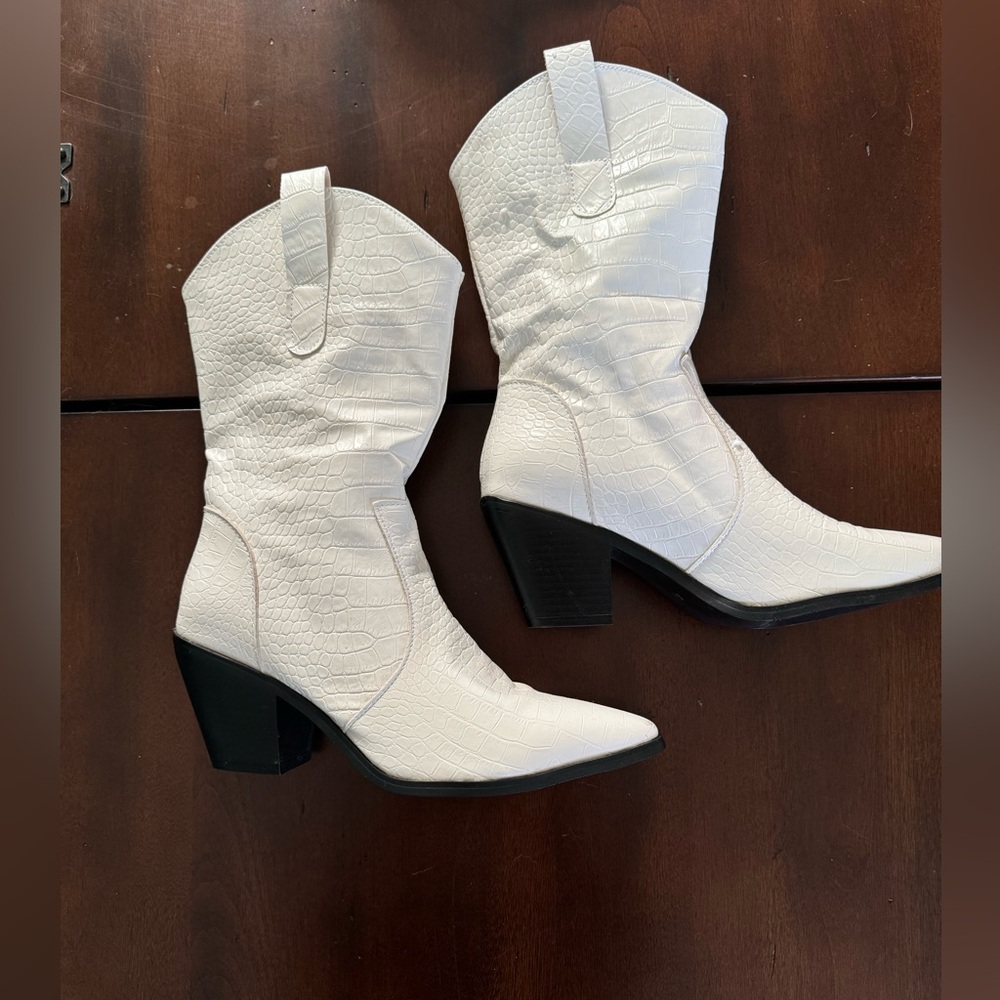 🔥🔥Brand New Boots🔥🔥